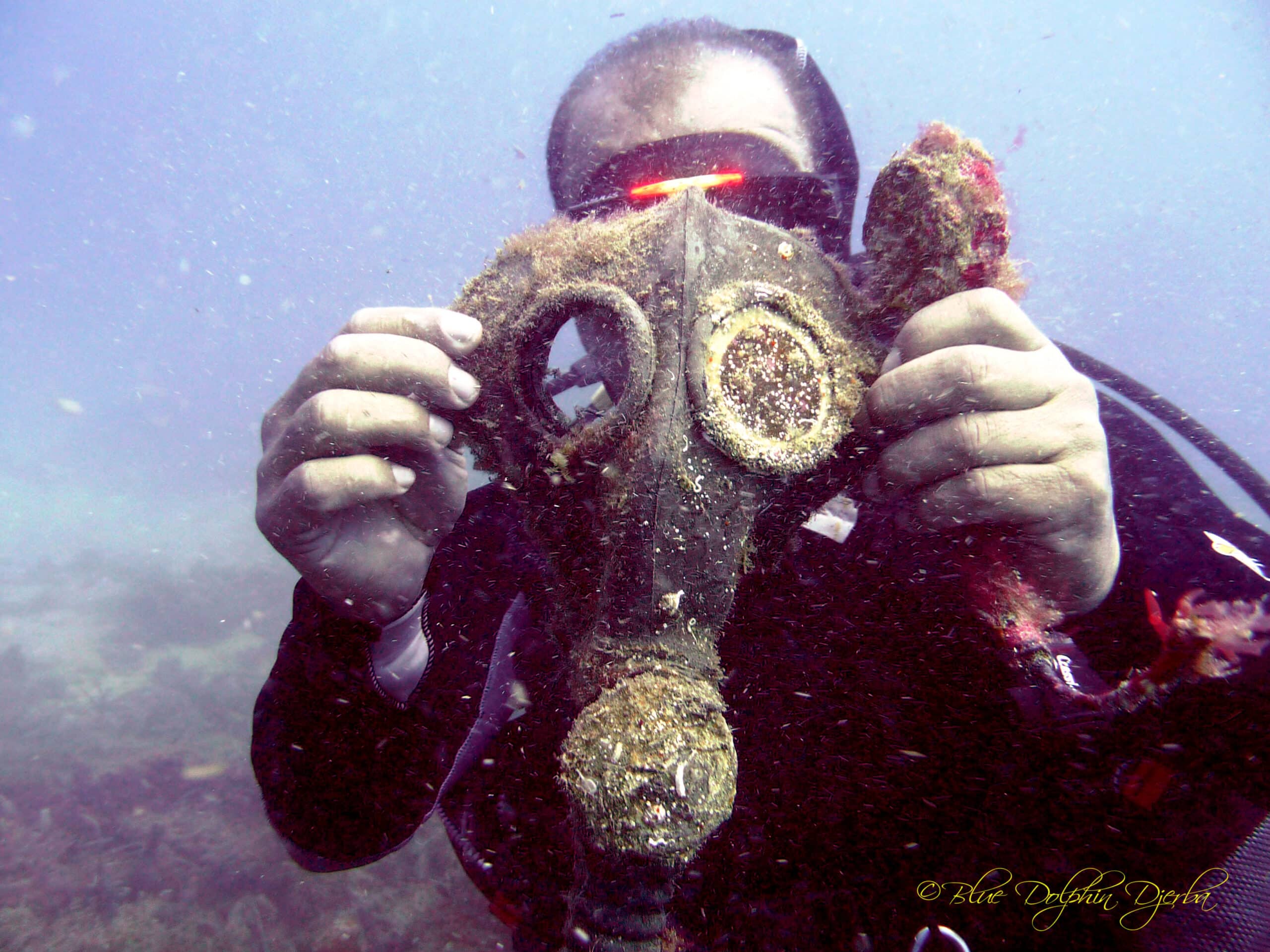Plongeur équipé — site de plongée de l'épave Aïda, Djerba